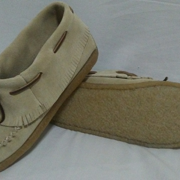 Shoes.etc - Picture 3 of 4